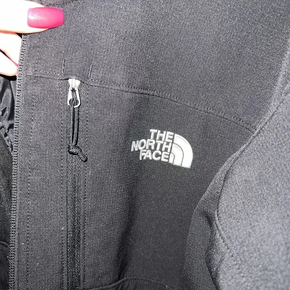 The North Face Men's Black Full Zip Jacket Size Medium Soft Shell Broken Zipper